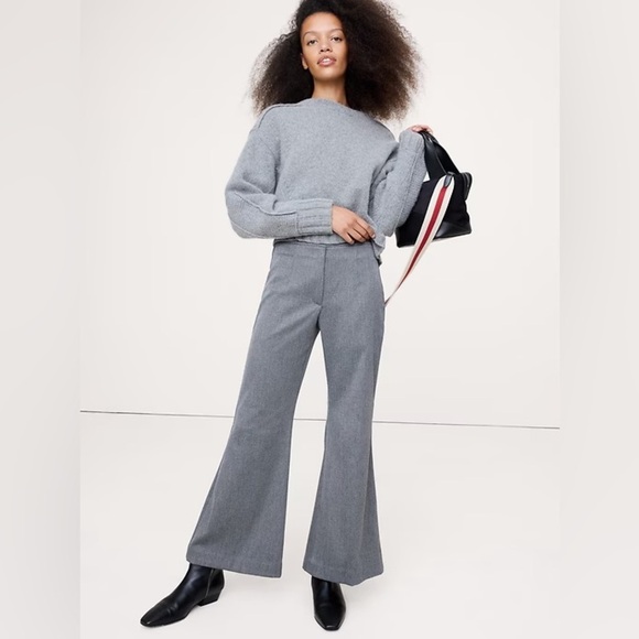 NWT! Banana Republic Gray Texture Mid-Rise Flare Italian Twill Pany - 6 Long